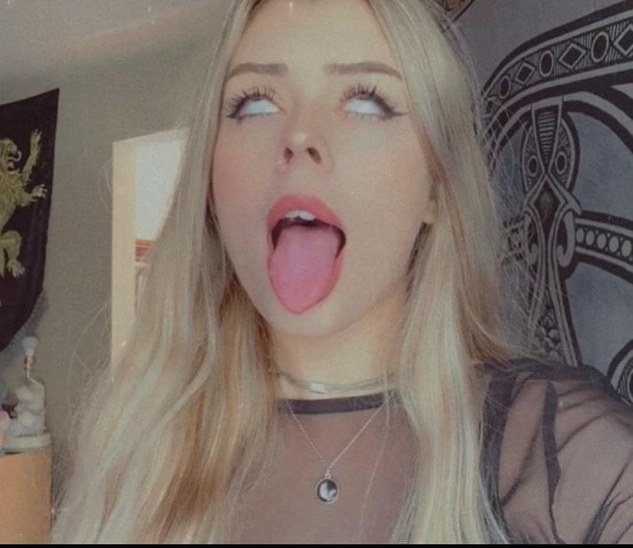 Ahegao face