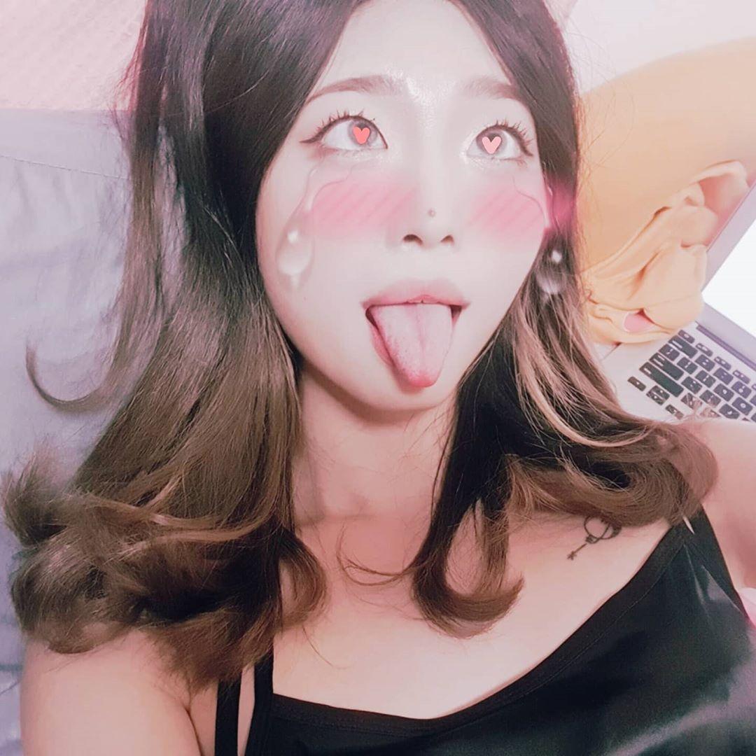 Ahegao face