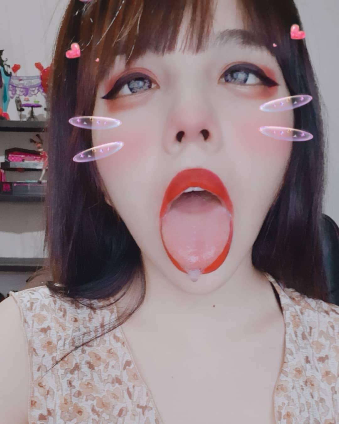 Ahegao face