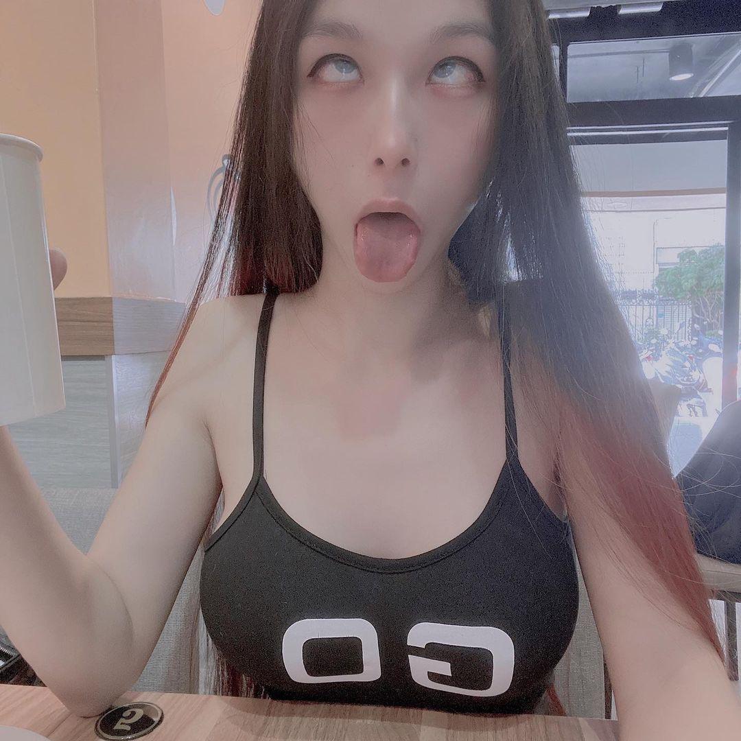 Ahegao face